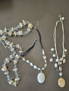 🌸 $5 Each Necklaces